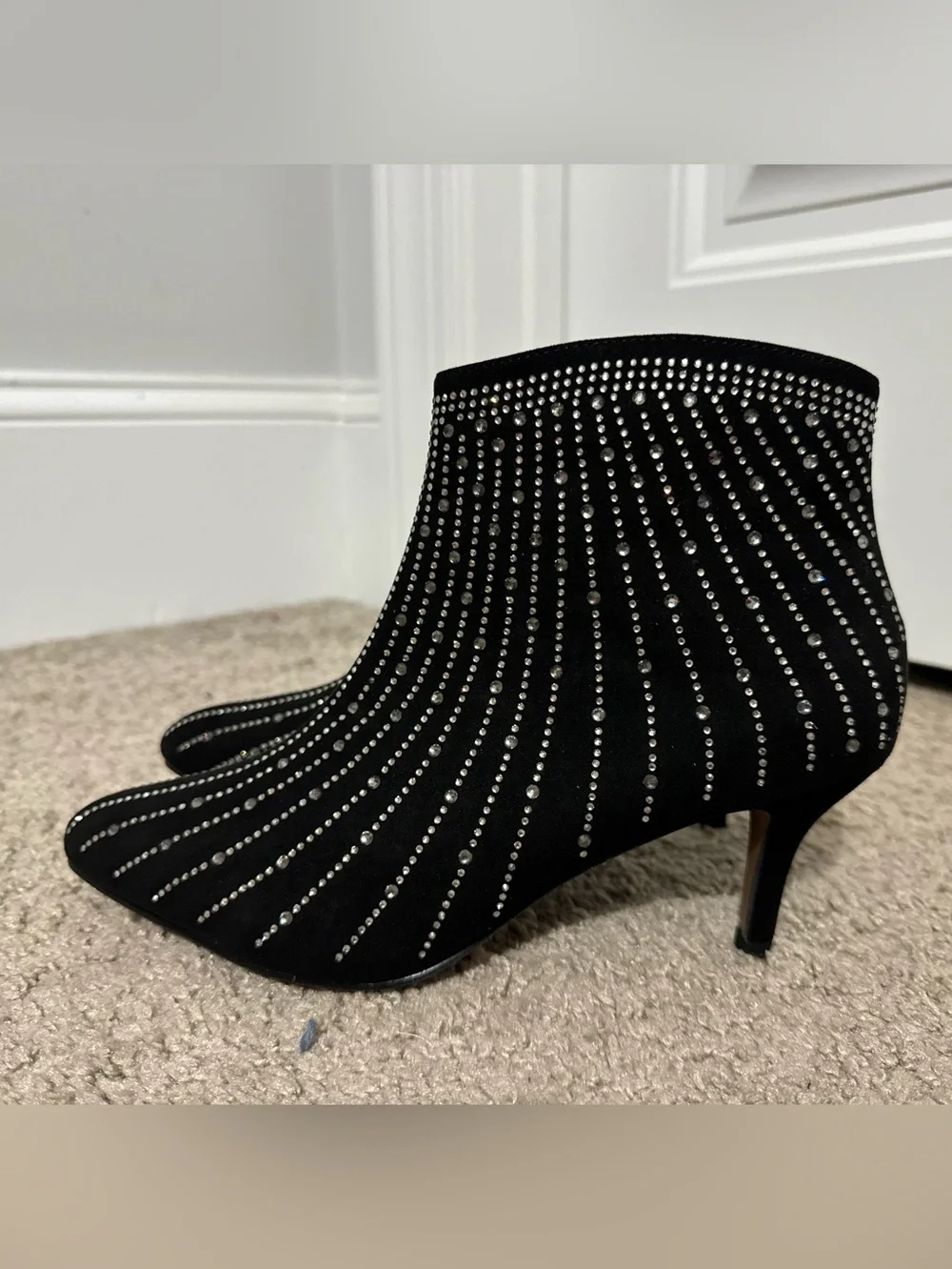 Beautiful J. Renee size 7 black suede rhinestone boots Alannis new